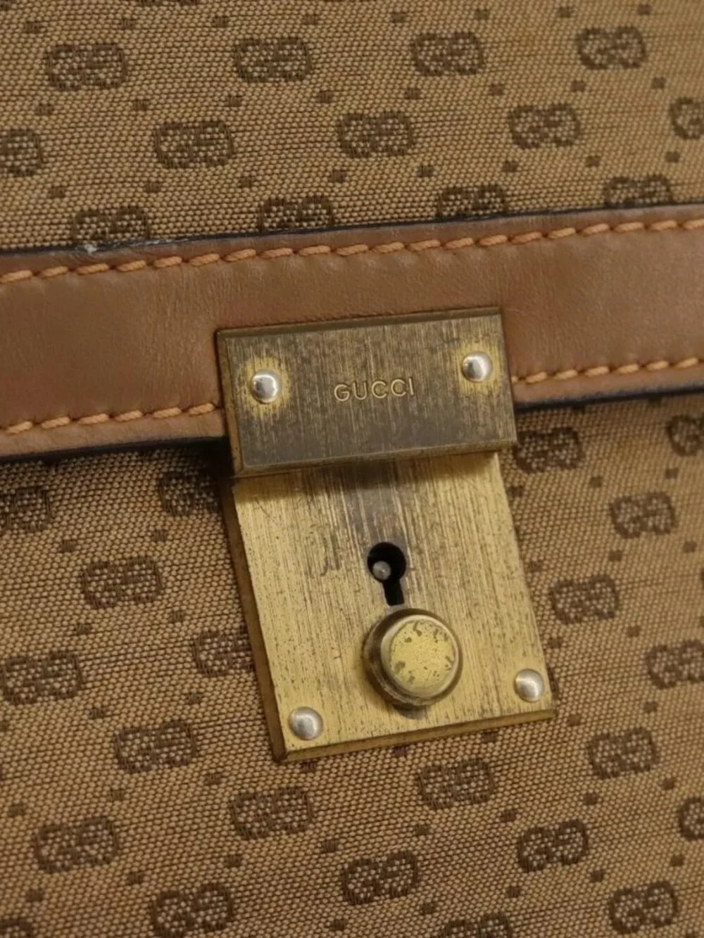 GUCCI Micro GG Canvas Clutch Bag Beige Auth ep6918